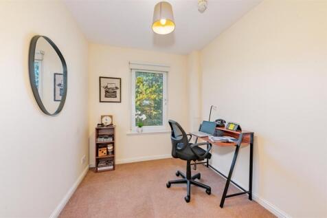 15 Dudhope Gardens Dundee-18.JPG