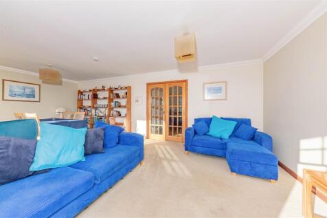 20 Ballumbie Gardens Dundee-24.JPG