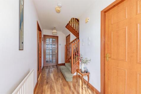 20 Ballumbie Gardens Dundee-20.JPG