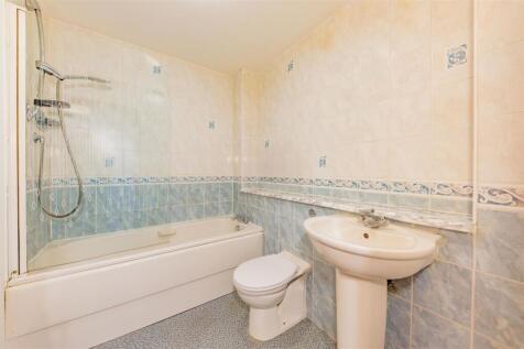 20 Ballumbie Gardens Dundee-19.JPG