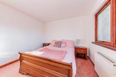 13 Harestane grove Dundee-12.JPG