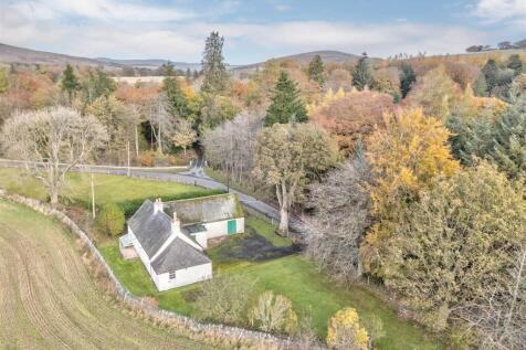 Smiddy Cottage East Glenogil-1.JPG