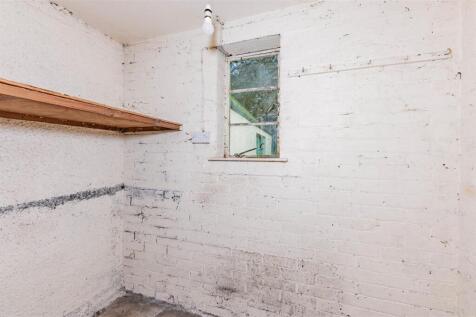 Smiddy Cottage East Glenogil-15.JPG