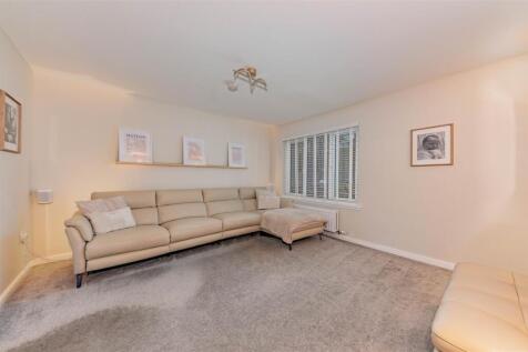 19 Greenfield Crescent Dundee-12.JPG