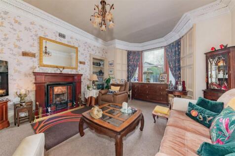 441 Strathmartine Road Dundee-18.JPG