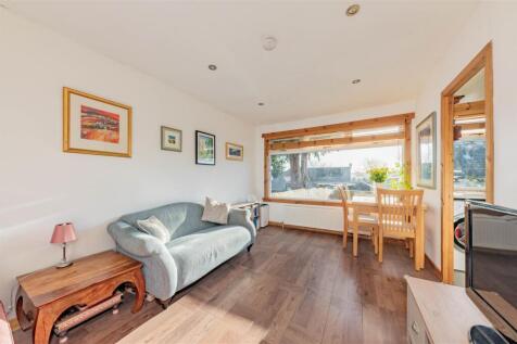 31 Millhall Crescent Dundee-8.JPG