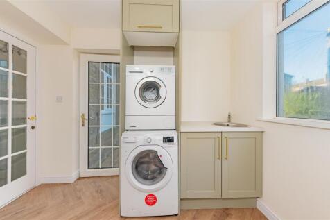 57 Brook Street more Photos-4.JPG