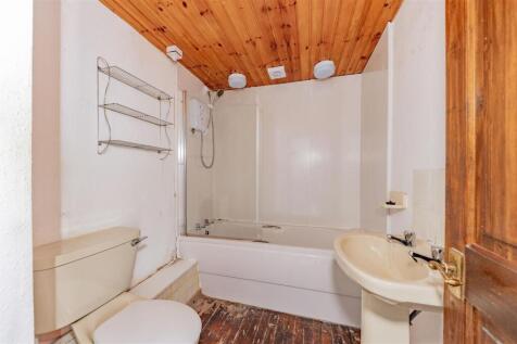 11D Bonnybank Road Dundee-9.JPG