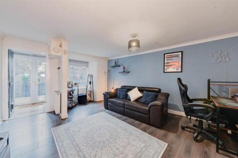 2A Patons Lane Dundee-5.JPG