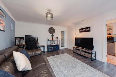 2A Patons Lane Dundee-6.JPG