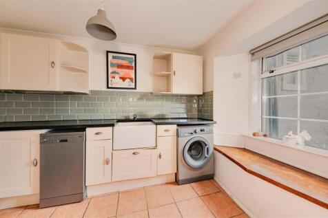 2A Patons Lane Dundee-10.JPG