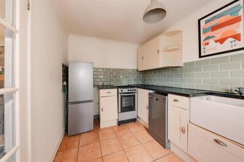 2A Patons Lane Dundee-11.JPG