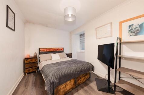 2A Patons Lane Dundee-7.JPG