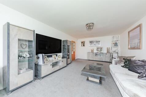 12 Mona Crescent BF-12.JPG