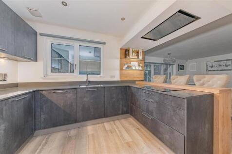 12 Mona Crescent BF-17.JPG