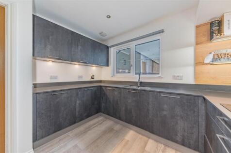 12 Mona Crescent BF-18.JPG