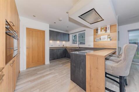 12 Mona Crescent BF-16.JPG