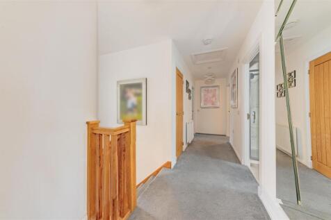 12 Mona Crescent BF-9.JPG