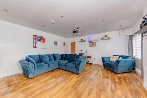 5 Gardyne Street Friockheim-5.JPG