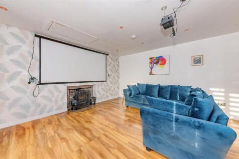 5 Gardyne Street Friockheim-6.JPG