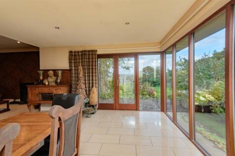 7 Rosebank Lane Forfar-7.jpg