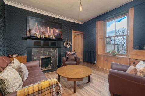 7 Rosebank Lane Forfar-3.jpg