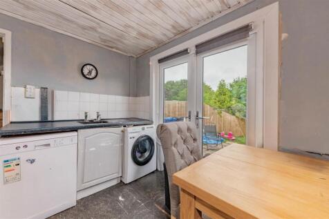 9 Helmsdale Crescent Dundee-9.JPG