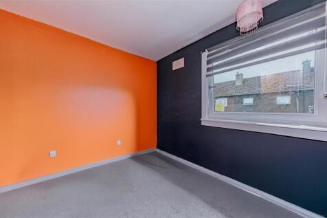 9 Helmsdale Crescent Dundee-2.JPG