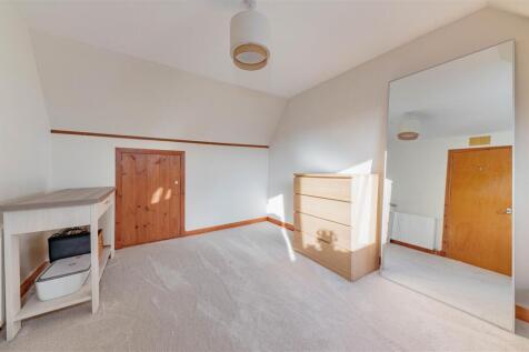 4 Kinloch Place Meigle-7.JPG