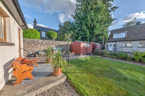 4 Kinloch Place Meigle-13.JPG