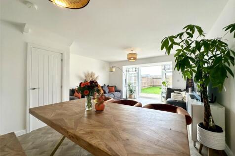 Dining/Lounge