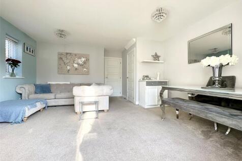 Lounge/Dining