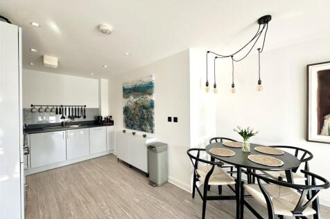 Kitchen/Dining