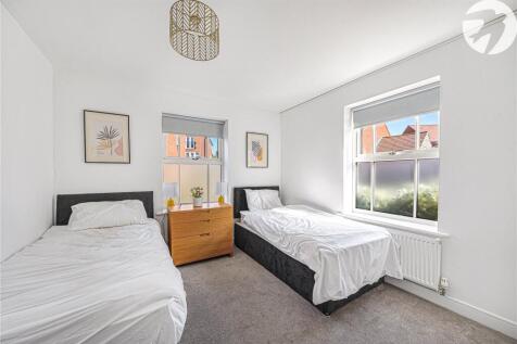Reception 3/Bed 6