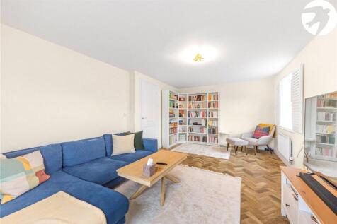 Lounge/Bedroom Two