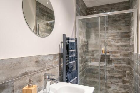 Ensuite To Bedroom 3