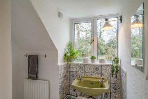 Upper Level WC