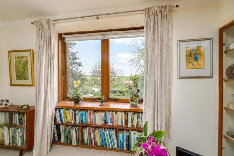 West Cottage Marlfield-07.jpg