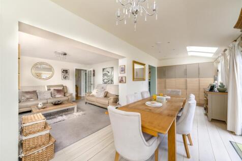 89_hallydown_crescent-05.jpg