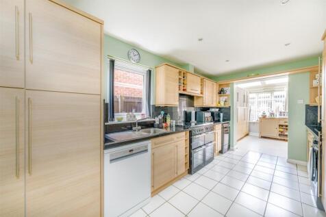 89_hallydown_crescent-08.jpg