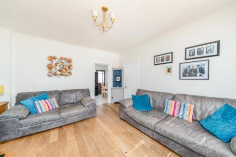 30_gunsgreen_crescent-03.jpg