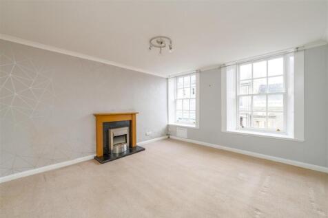 32a High Street-02.jpg