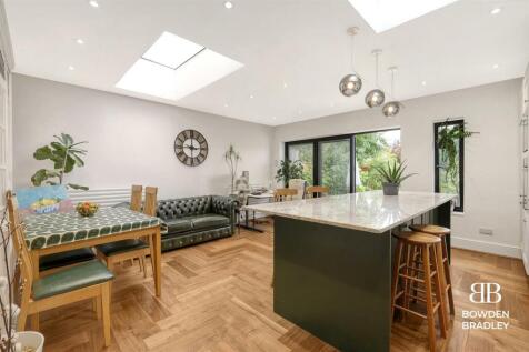 Kitchen / Reception Room