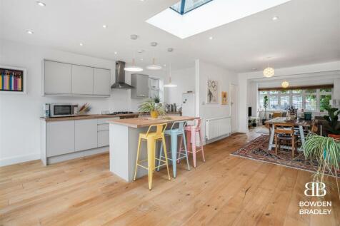 Kitchen / Dining