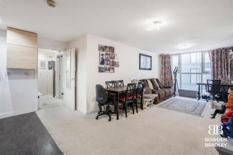 Living Room/Kitchen