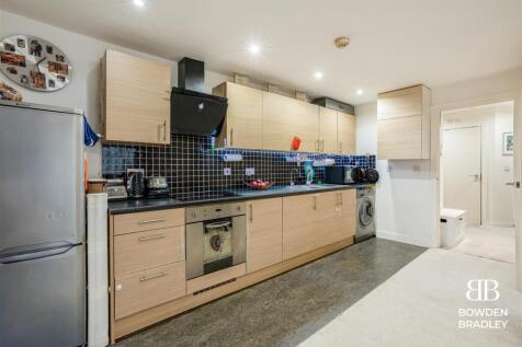 Living Room/Kitchen