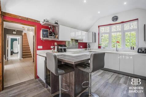 Kitchen/Dining Area