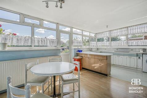 Kitchen/Dining Area