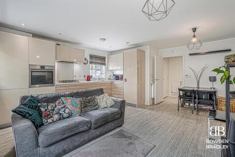 Living Room/Kitchen
