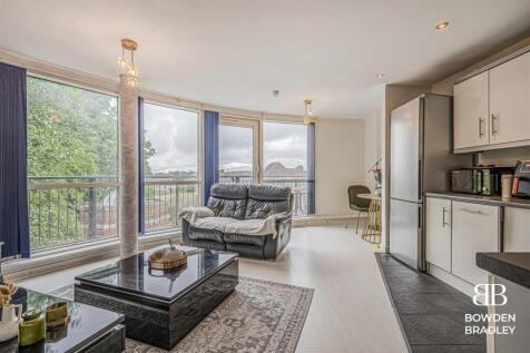 Living Room/Kitchen
